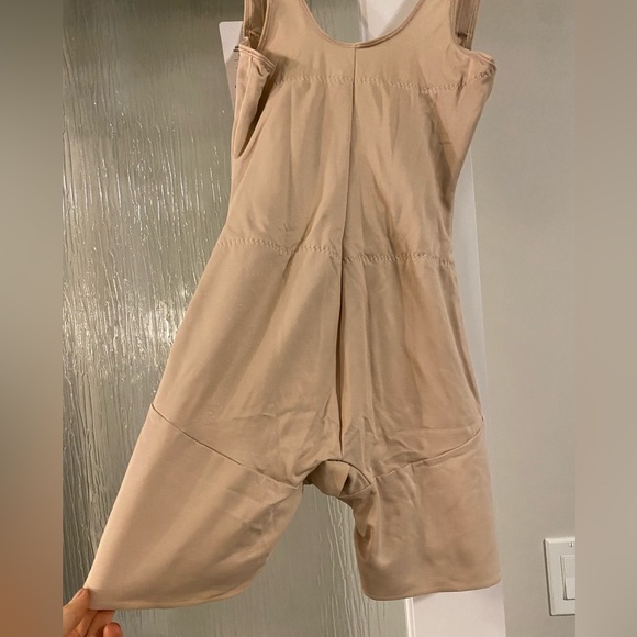 Miracle Suit ‘Back Magic’ Shapewear Shaper Bodysuit, Size Small NWT Nude Color - Picture 11 of 11